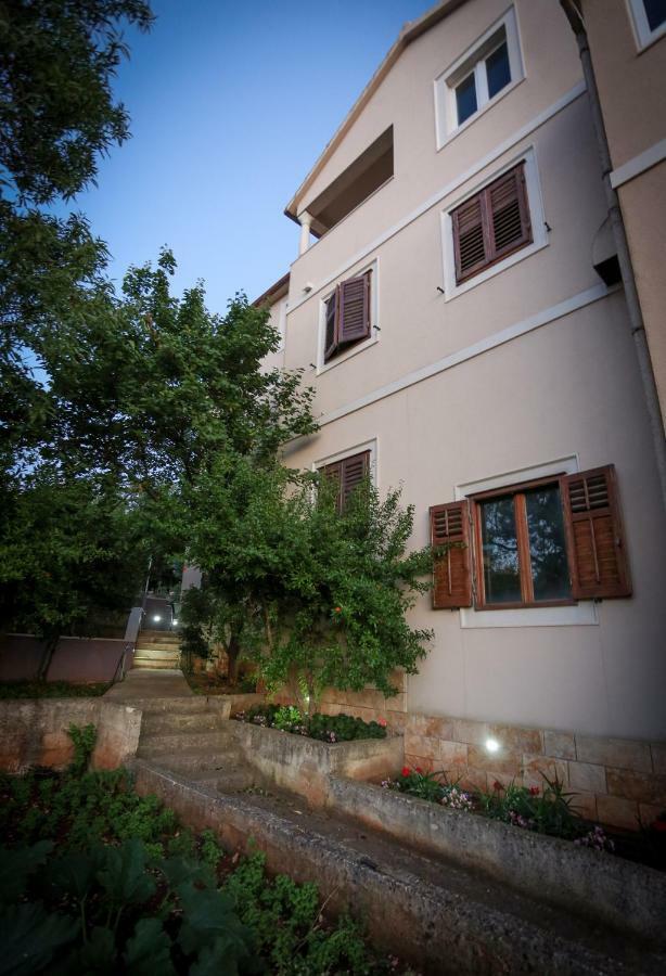 Keko Apartment Supetar Exterior foto